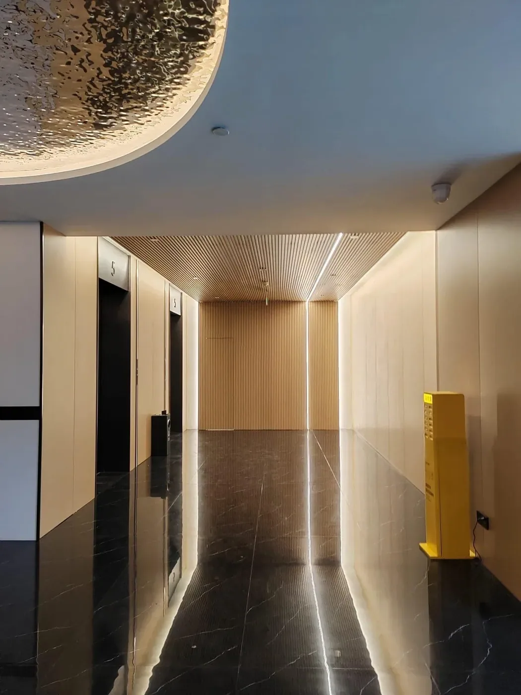 Công trình ốp tường tấm than tre Eco Bamboo